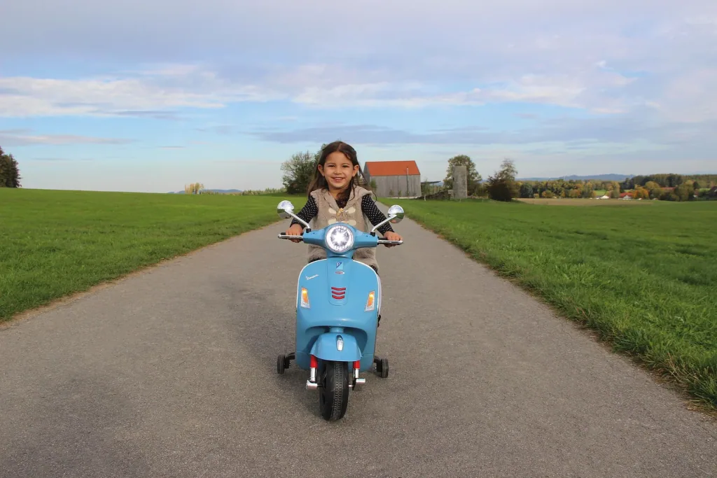 Ride-on Vespa für Kinder, 12 Volt, Blau