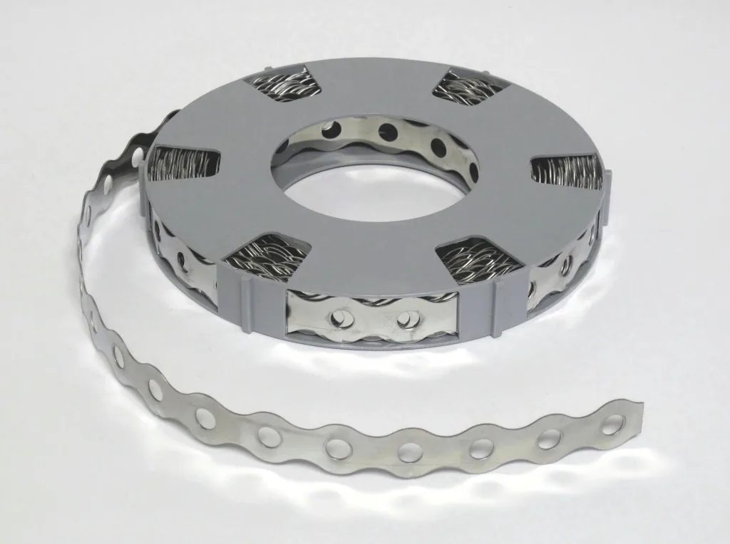 Lochband 19 mm x 10 m mit Kunststoff Ummantelung