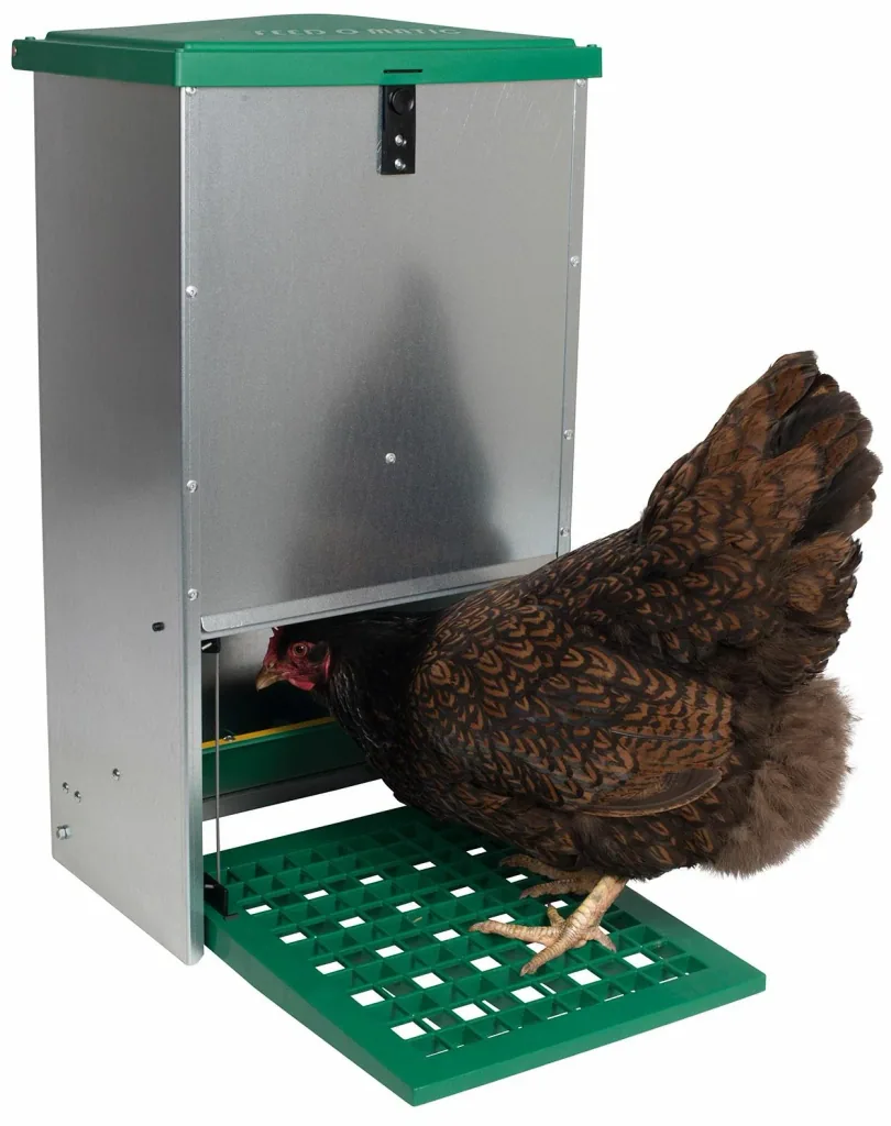 Futterautomat mit Trittplatte für 8 kg Futter
