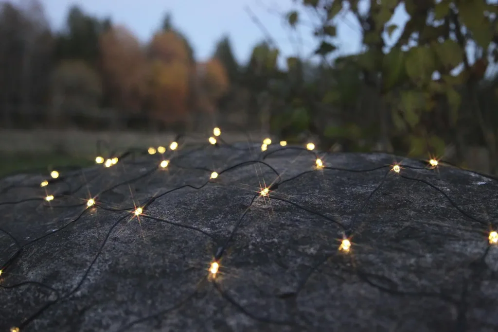 LED Lichternetz mit 360 warmweißen LEDs, 4 x 4 Meter für den Innen- und Außenbereich