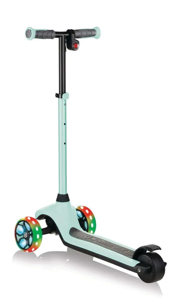 ONE K E-MOTION 4 PLUS   E-Scooter, Lithium-Batterie, 80 W Motor, 125/90 mm, 3-rädrig, LED-Rollen, mint