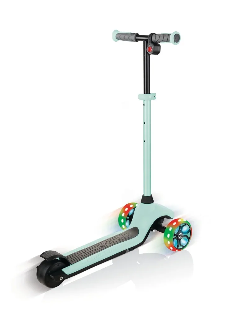 ONE K E-MOTION 4 PLUS   E-Scooter, Lithium-Batterie, 80 W Motor, 125/90 mm, 3-rädrig, LED-Rollen, mint