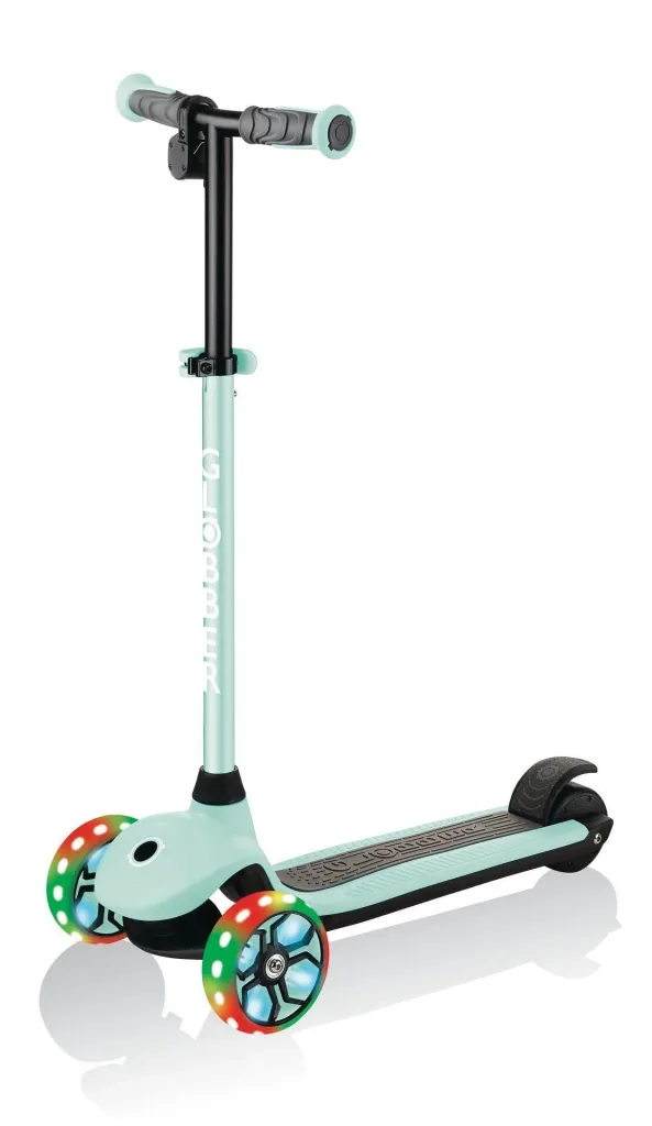 ONE K E-MOTION 4 PLUS   E-Scooter, Lithium-Batterie, 80 W Motor, 125/90 mm, 3-rädrig, LED-Rollen, mint