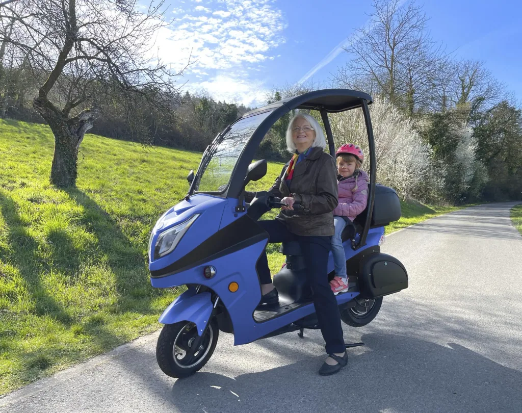 E-Kompaktroller "Lucca Duo", 25 km/h, Blau