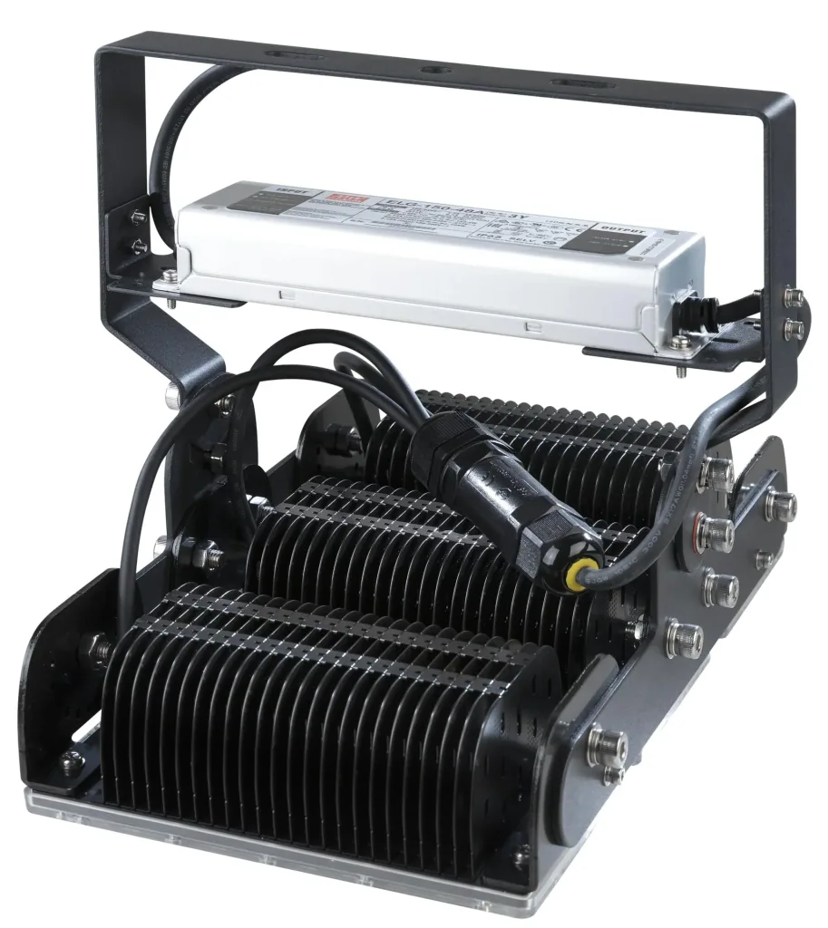 150 W Multi LED Stall Leuchte, 3 Module 19.500 Lumen, IP65 / D- Kennzeichen