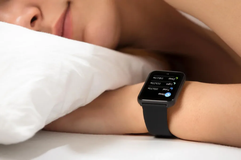 Smartwatch mit Überwachung der Körpertemperatur, der Herzfrequenz und Schlafaktivität