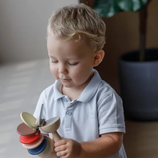 Plan Toys Spielzeug Klapper Orchard