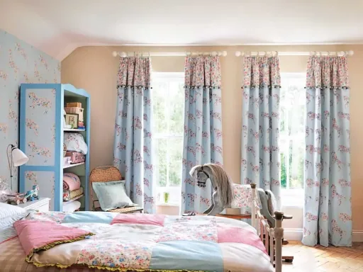 Little Sanderson Abracazoo Tapete Blumen Pferde creme lavendel