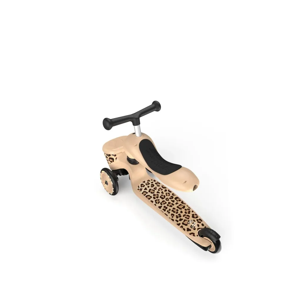 Scoot & Ride Highwaykick 1 Lifestyle, 2in1 Roller, Kickboard, Scooter mit sitz, Farbe: Leopard