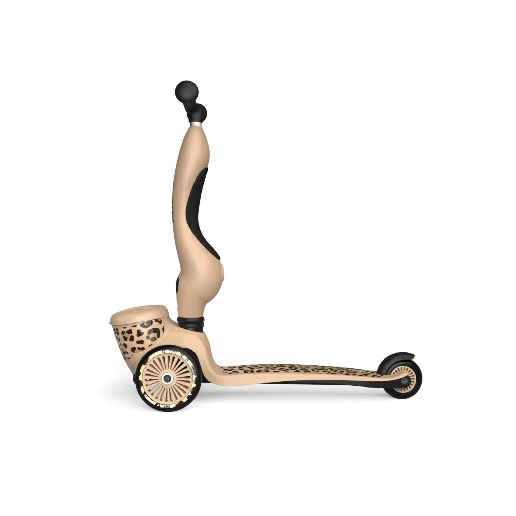 Scoot & Ride Highwaykick 1 Lifestyle, 2in1 Roller, Kickboard, Scooter mit sitz, Farbe: Leopard