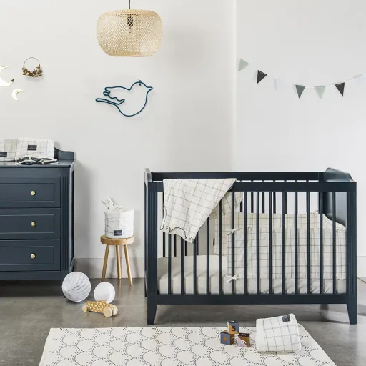 Maison Charlotte Babybett  umbaubar Opera 70 x 140 cm dunkelblau