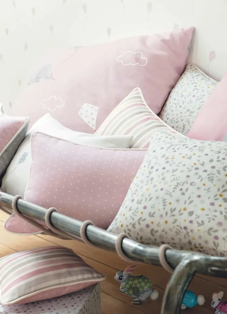 Casadeco My Little World Stoff Streublümchen grau rosa