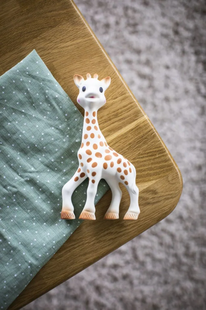 Sophie la girafe Beißring, Ringrassel - Naturkautschuk, Geschenkkarton weiß