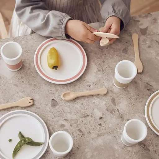 Kids Concept Spielzeug Geschirr-Set Bistro Holz weiss pastell