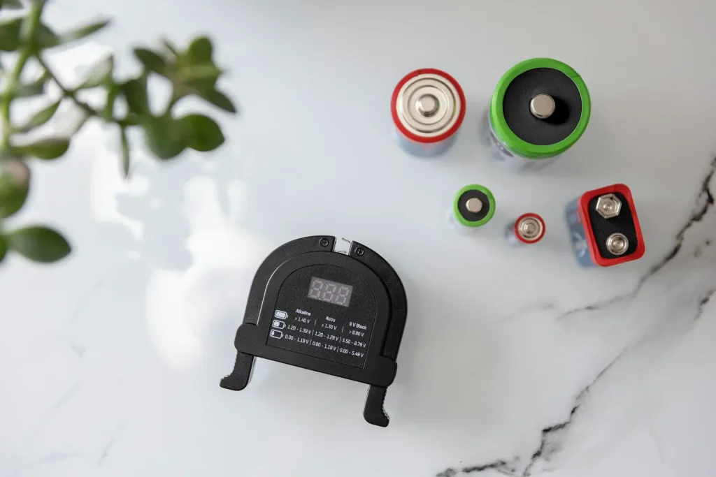 Akku- und Batterie Tester, universell einsetzbar