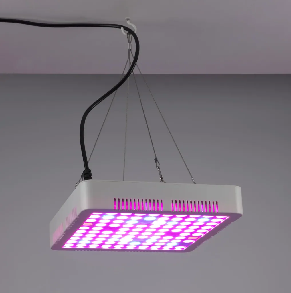 Pflanzenlicht LED Leuchte 80 Watt, eckig