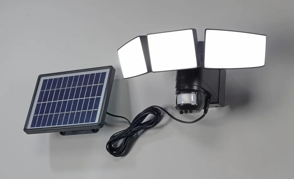 Solar LED Fluter, 15 Watt mit Bewegungsmelder