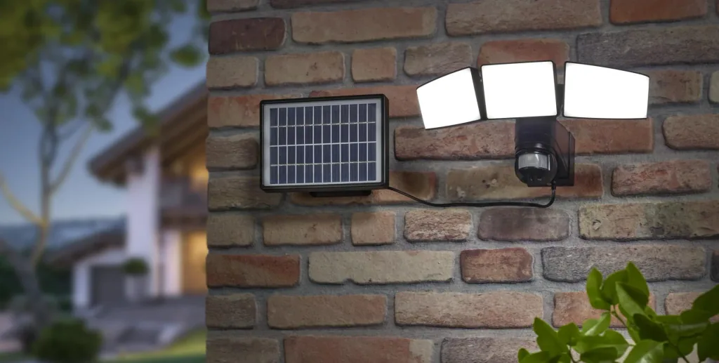 Solar LED Fluter, 15 Watt mit Bewegungsmelder