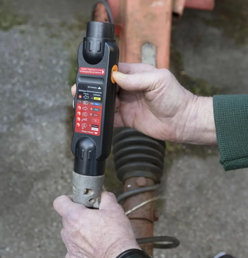 Beleuchtungstester, 12 V mit 7/13 poligen Adapter