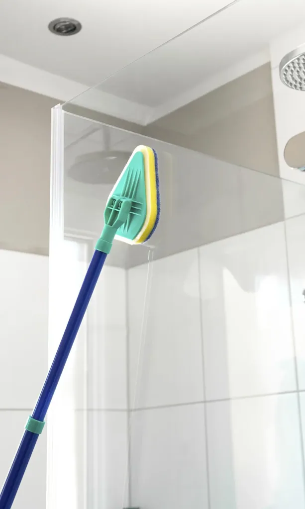 Bad-Wischer, Wischmopp mit Schwammbürste & Teleskopstiel, spezielle Wischform, ausziehbar 45-90 cm