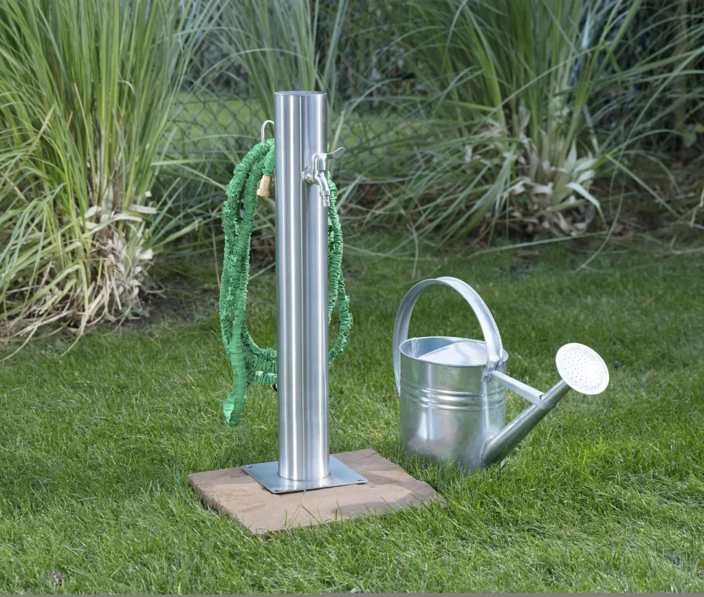 Wasserzapfsäule, inklusive Schlauchhalter + 2 Auslaufhähne, Edelstahl