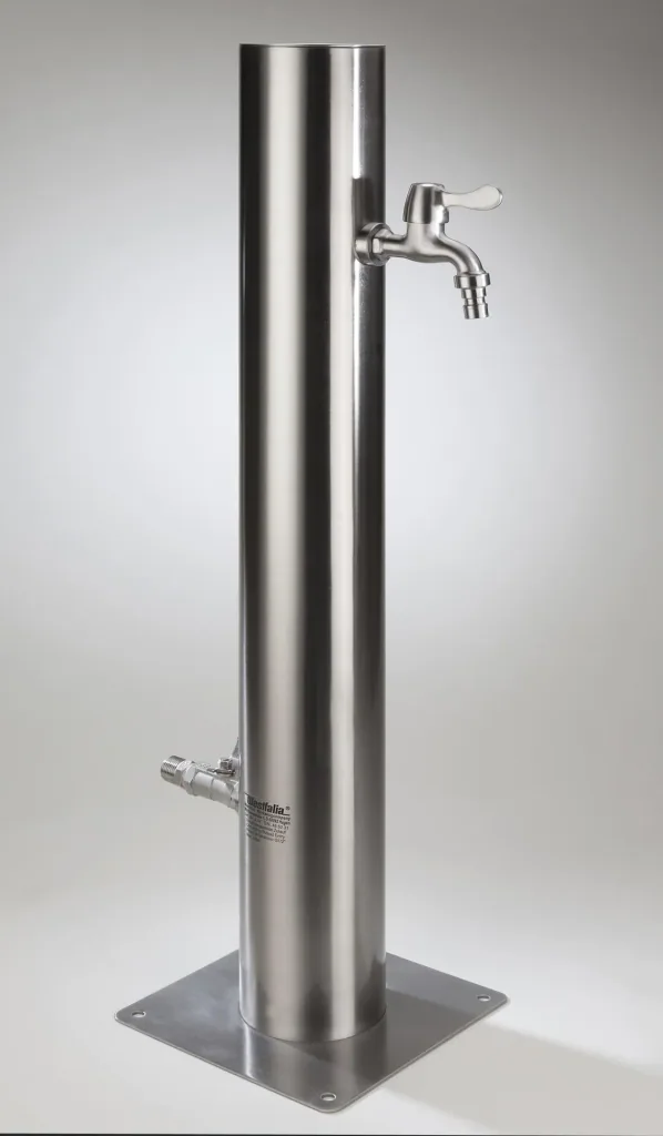 Wasserzapfsäule aus Edelstahl mit 2 Auslaufhähnen