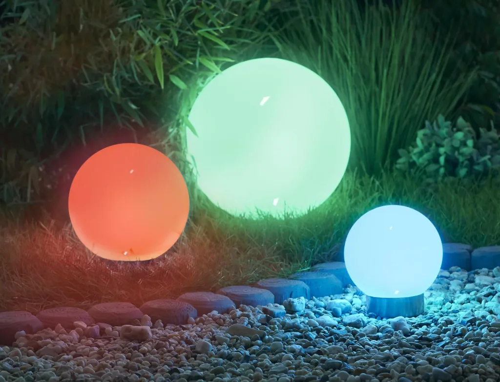 Solar Kugel mit weißer und Farbwechsel LED - 20cm