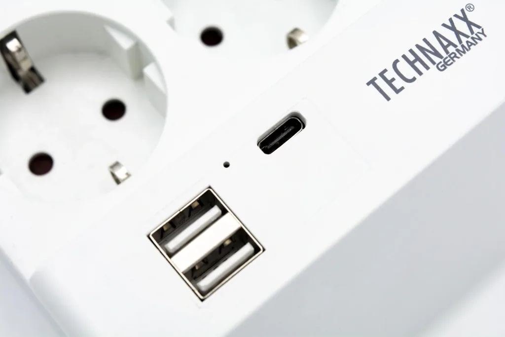 Tischsteckdose mit USB-A und Smartphone Ablage, 2-fach