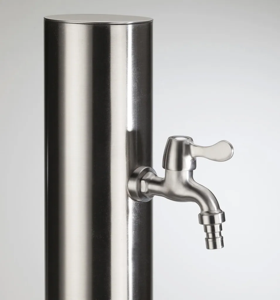 Wasserzapfsäule aus Edelstahl mit 2 Auslaufhähnen + Schutzhülle