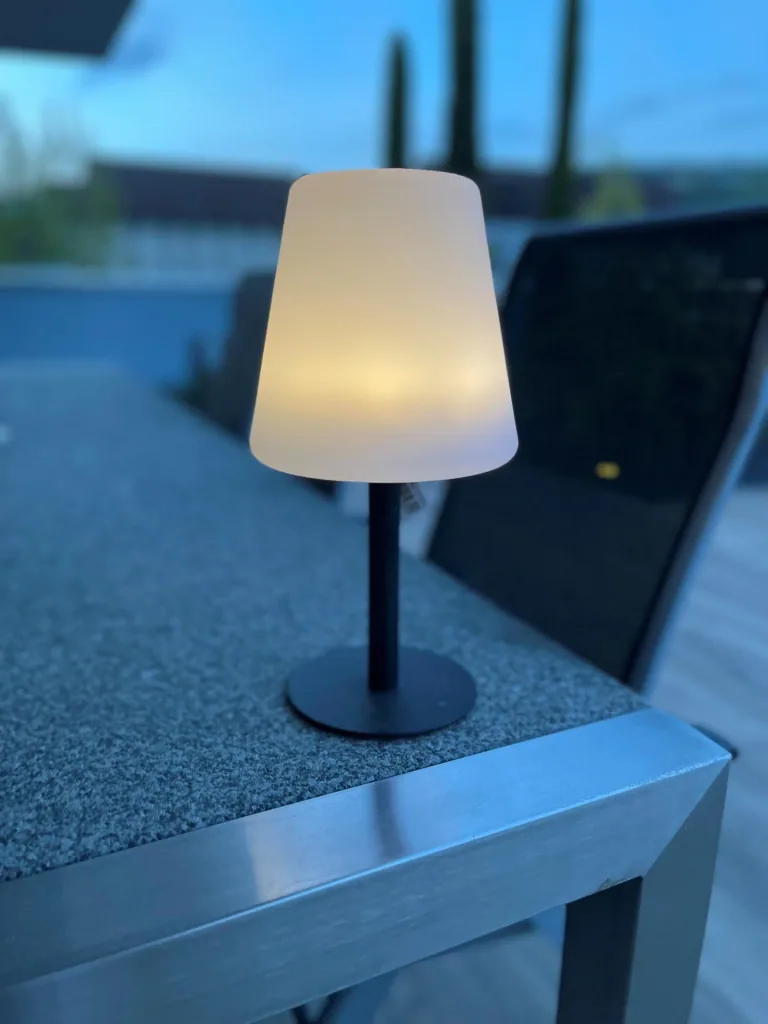 stilvolle LED Solar Aussenlampe