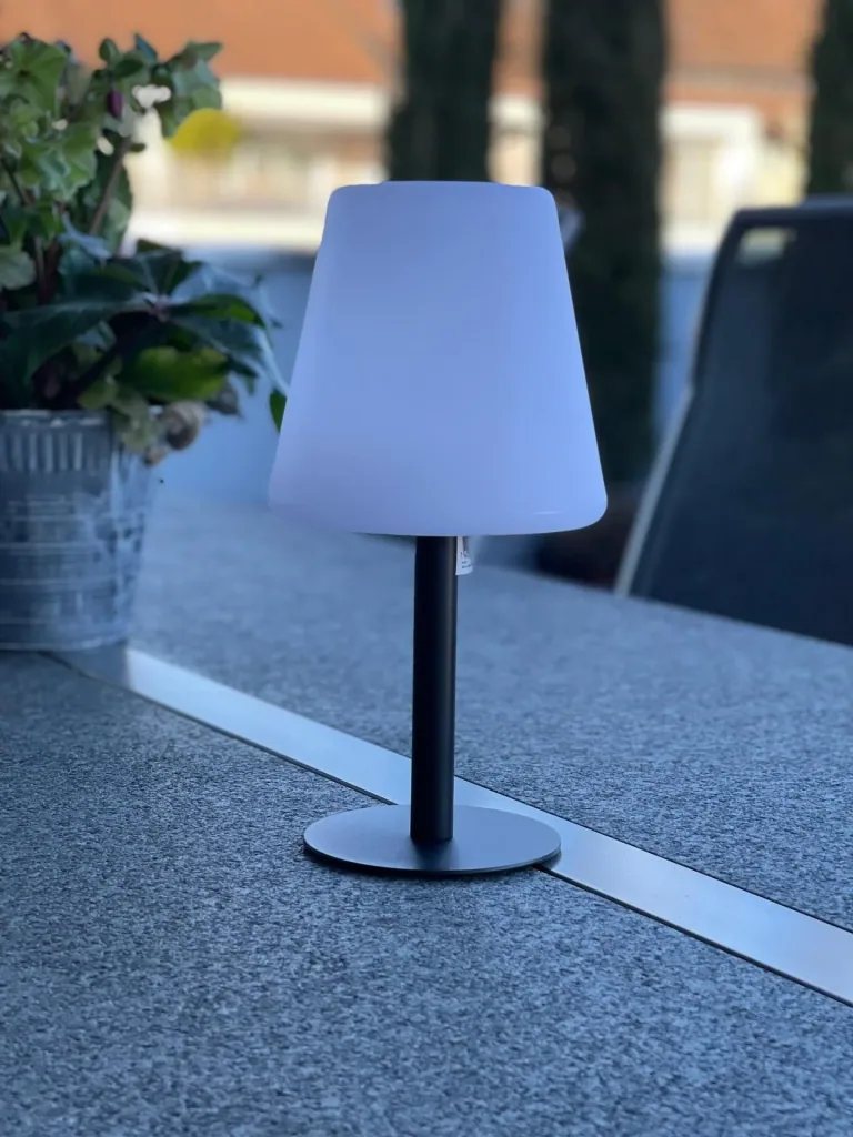 stilvolle LED Solar Aussenlampe