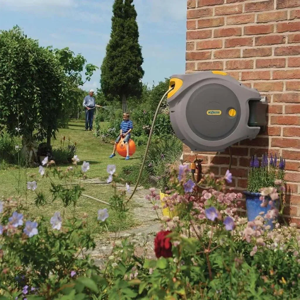 Auto Reel 40 Meter - selbstaufrollender Wandschlauchaufroller - mit Startset und Gartenspritze - grau