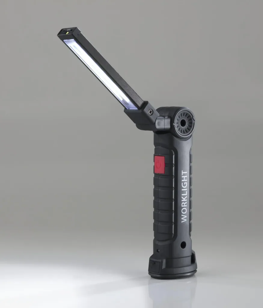 Arbeitslicht samt schwenkbarem Arm, wiederaufladbar