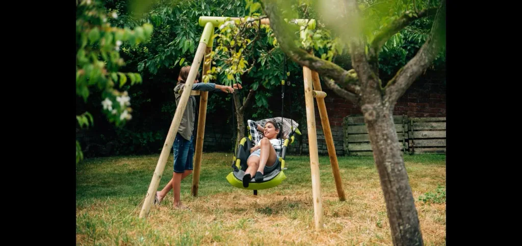 Nestschaukel Glide, Outdoor-Nestschaukel und Hängematte für Kinder, Schaukelseile höhenverstellbar, lime grün
