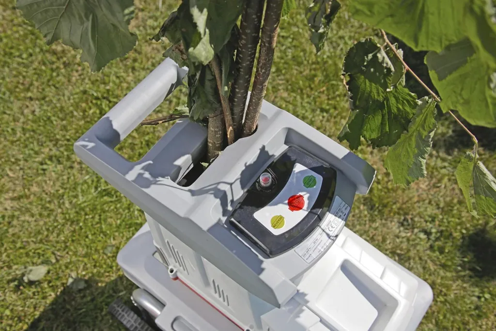 Elektro Walzenhäcksler GM H-3000