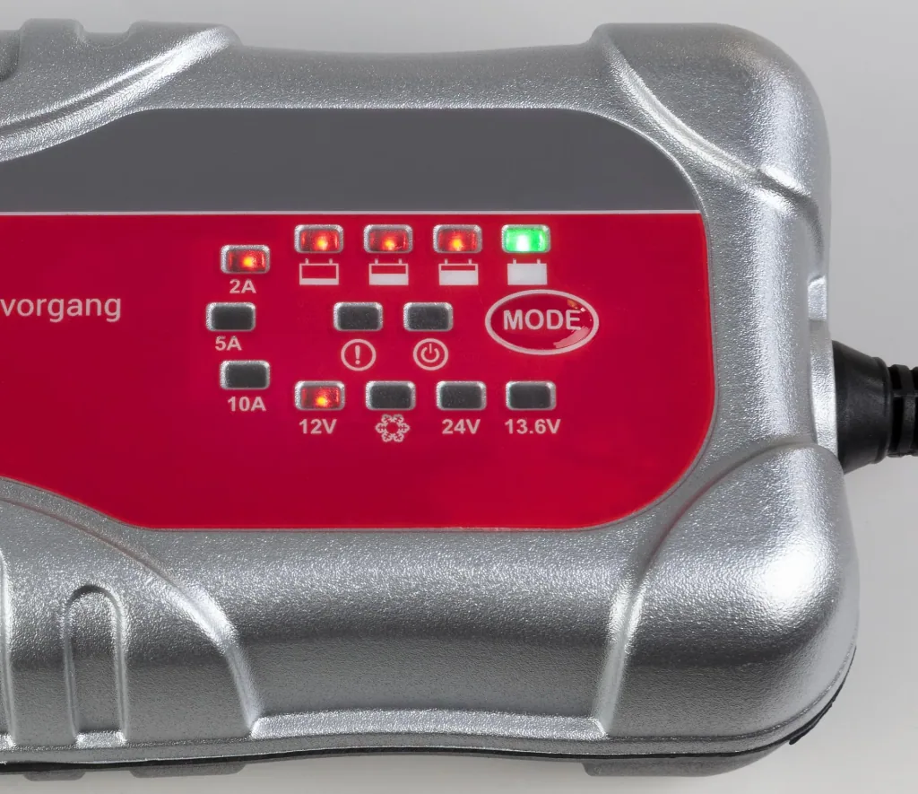 Mikroprozessor-Batterieladegerät Smart - 12 / 24 Volt