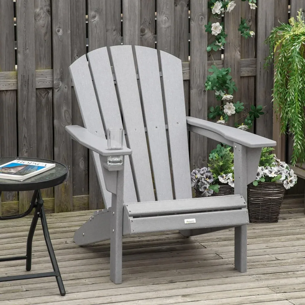 Adirondack Gartenstuhl mit Getränk