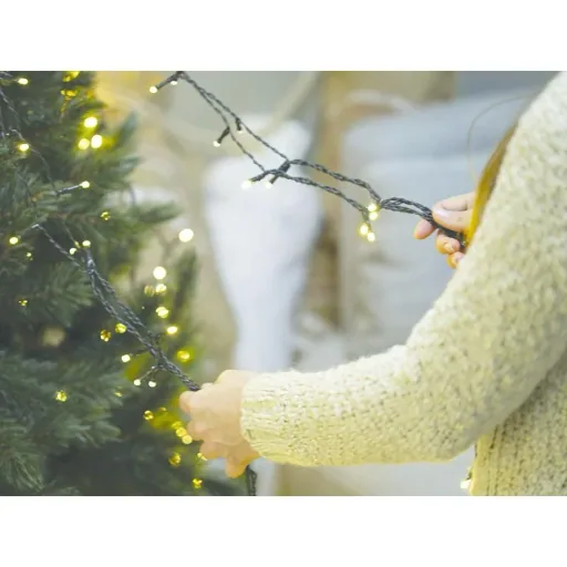Vellight Weihnachtsbeleuchtung - für Weihnachtsbäume bis zu 180 cm - 220 LEDs - Warmweiß - Innen & Außen