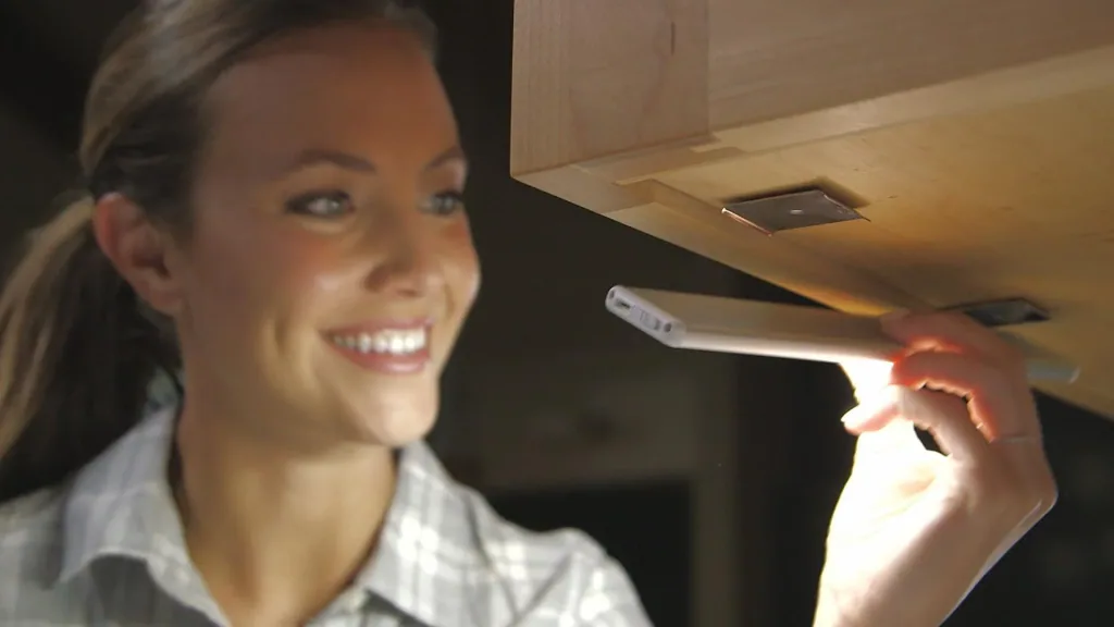 HandyLUX Slim Bright - Magnetische Power-Leiste mit Bewegungsmelder