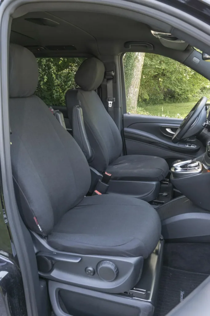 Passform Sitzbezüge Mercedes V-Klasse 477 für Einzelsitz Fahrer mit Armlehne innen aus Stoff ab BJ 06/2014 - heute