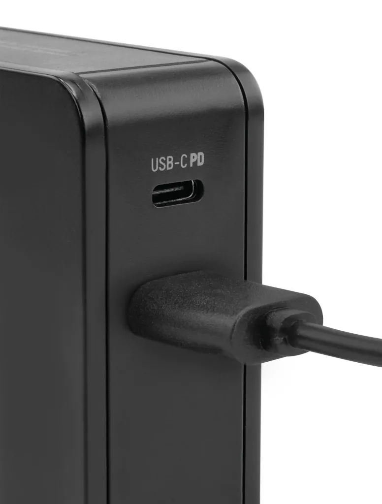 USB Ladegerät USB-A und USB-C mit 45 Watt