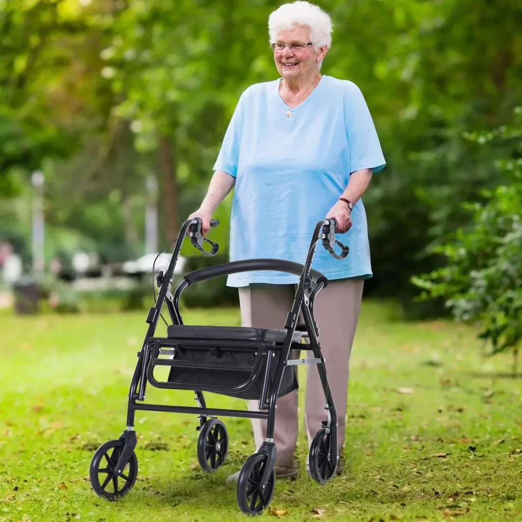 Rollator mit Sitz und Stauraum