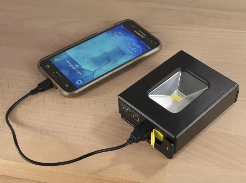 Mini Akku LED Fluter mit Powerbank