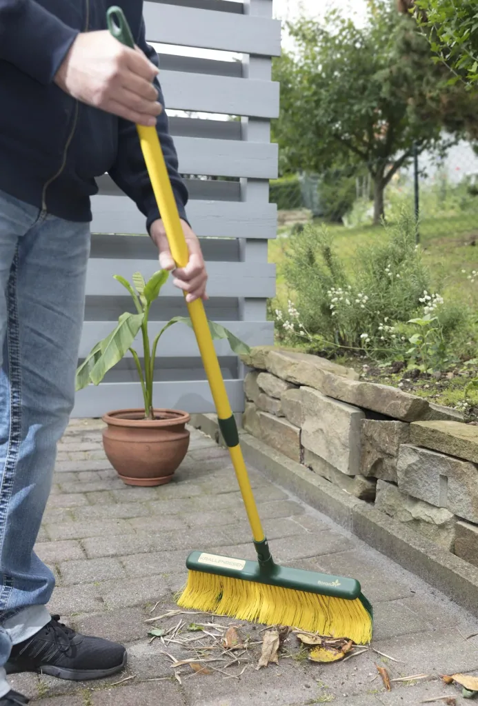 Krallenbesen mit Teleskopstiel, 45 cm breit