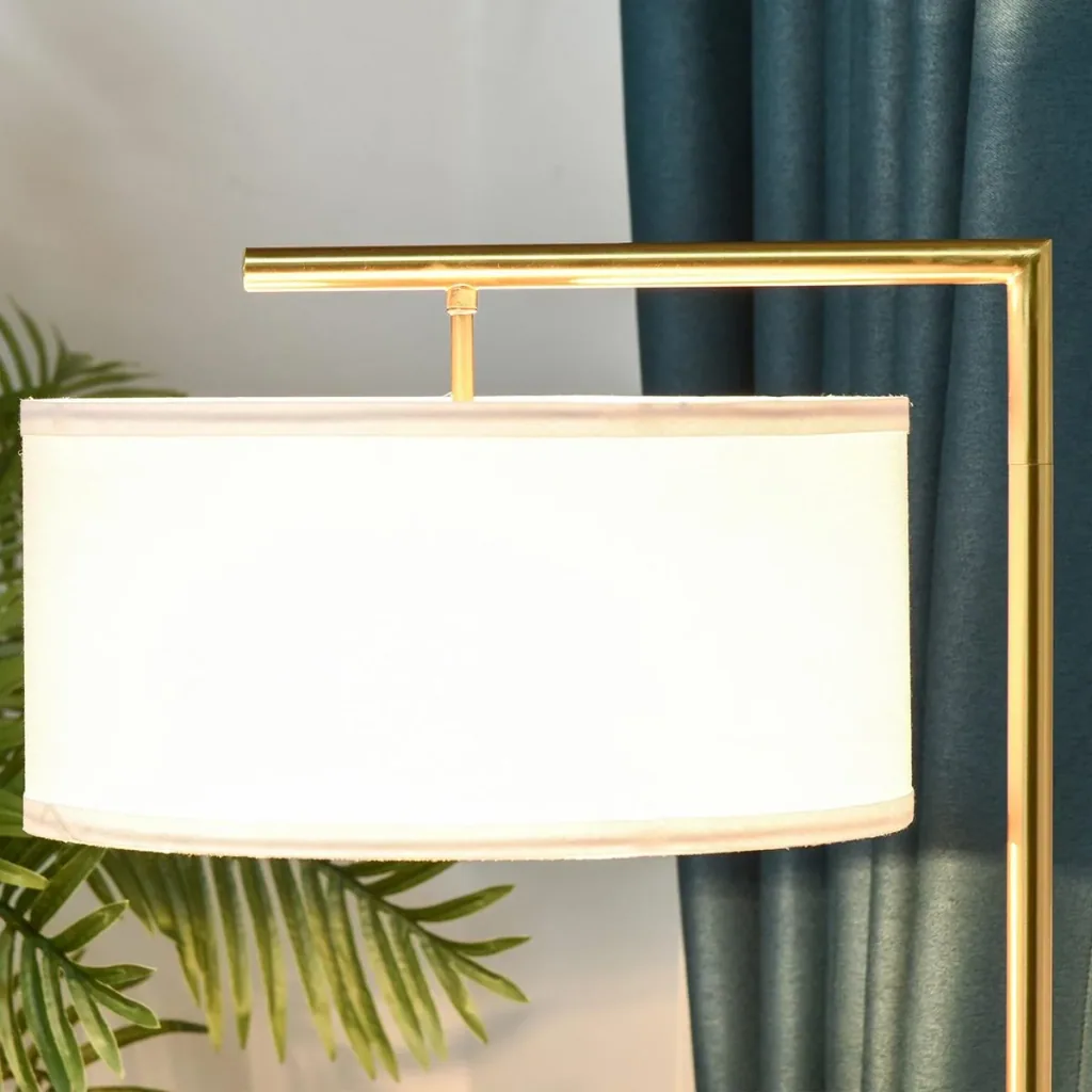 Stehlampe mit Leinenstoffschirm gold/weiß