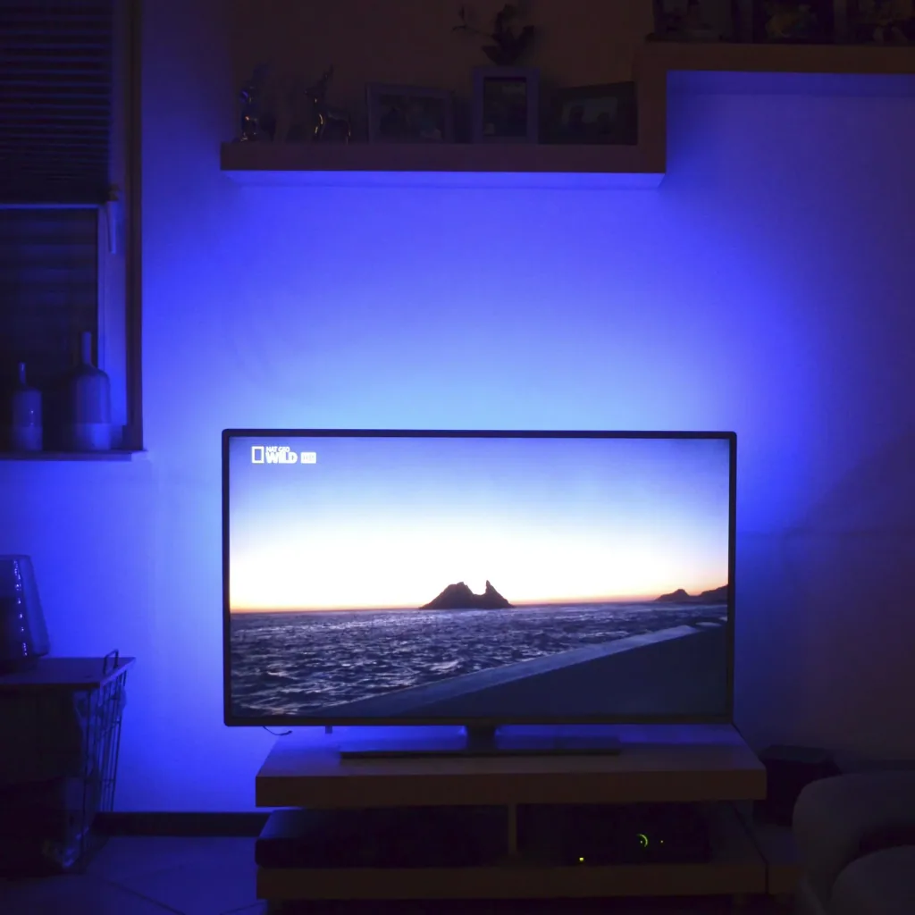 TV-LED Beleuchtungs-Set 2 m Farbwechsel, 48 RGB-LEDs, 3 x Verbinder und 3 x Verbindungskabel