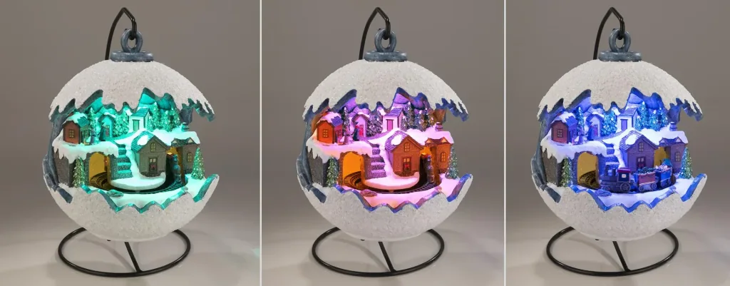 Weihnachtskugel mit fahrendem Zug, LED Licht und Musik