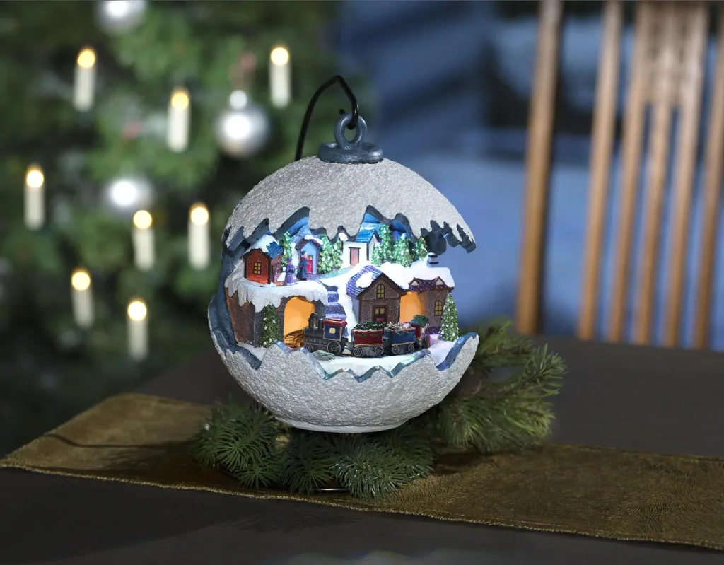 Weihnachtskugel mit fahrendem Zug, LED Licht und Musik
