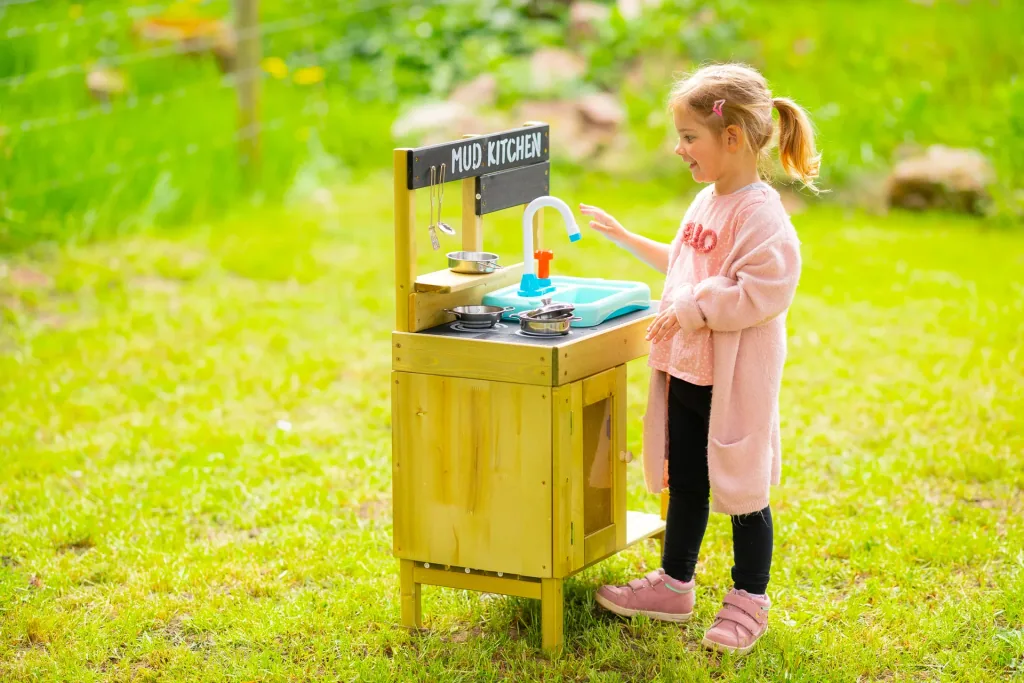 TP Toys Holz Kinderspielküche mit Waschbecken