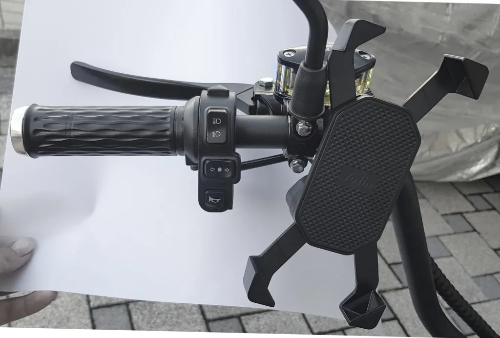 Elektro-Roller La Spezia, 45 km/h, 2000 Watt, 60V/20 Ah Lithium-Ionen Akku, Schwarz